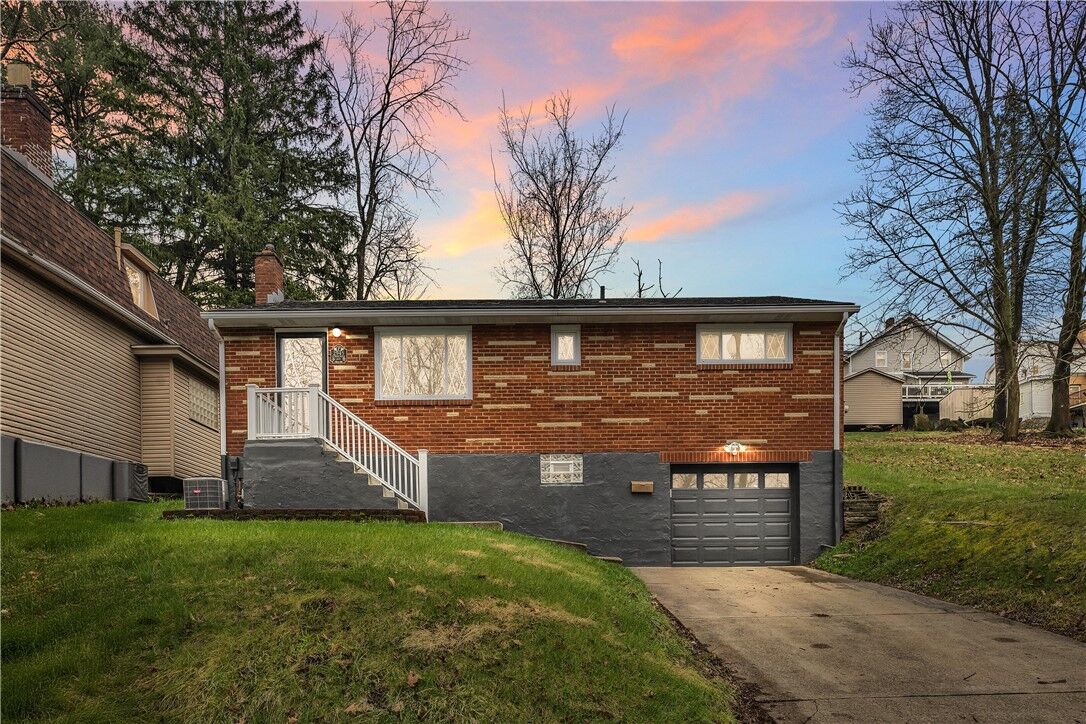 Property Photo:  2945 Strachan Ave  PA 15216 