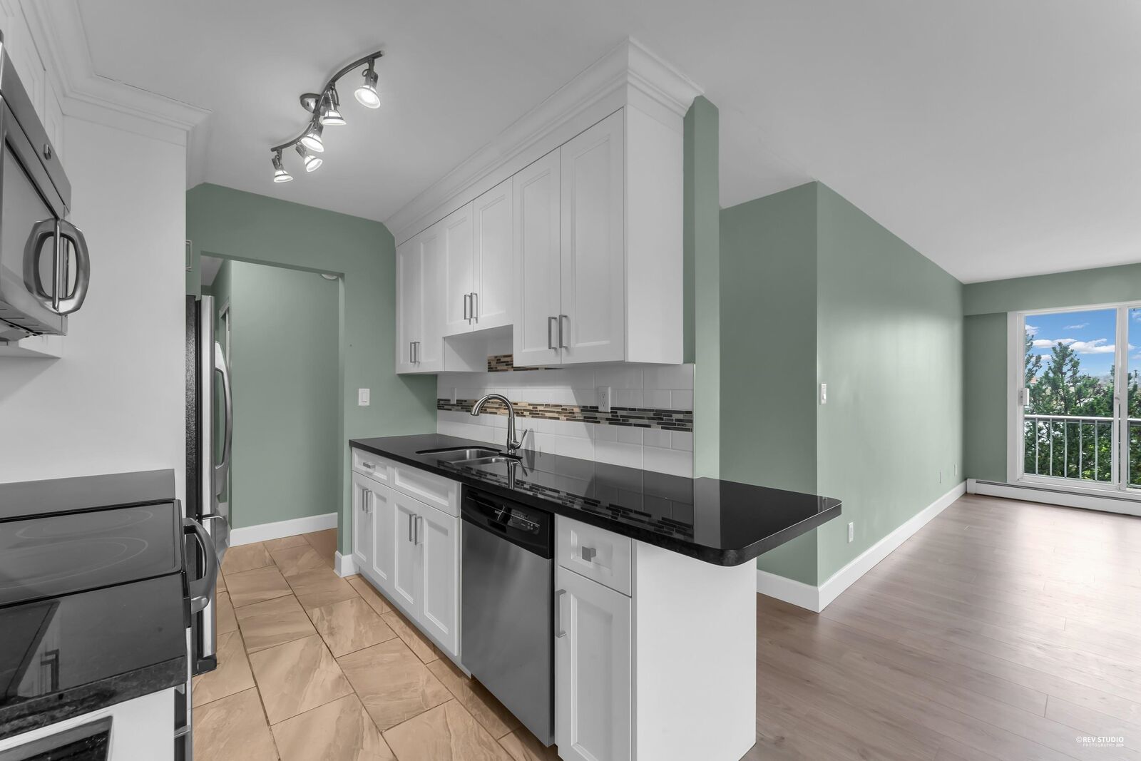 Property Photo:  17707 57A Avenue 322  BC V3S 1J2 