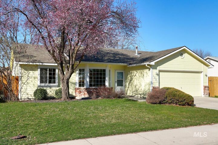 Property Photo: 1331 N Sandlin Ave. ID 83642