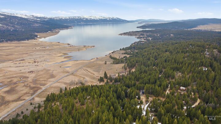 Property Photo:  515 Collier View  ID 83611 