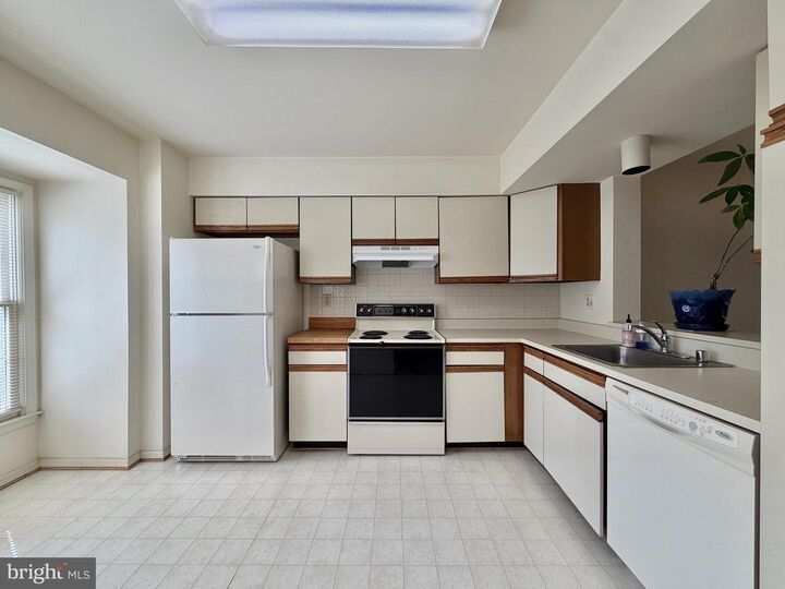 Property Photo: 3824 Swan House Court MD 20866