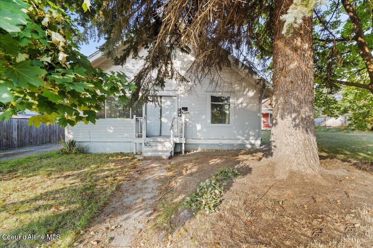 Property Photo:  1031 N 3rd St  ID 83814 