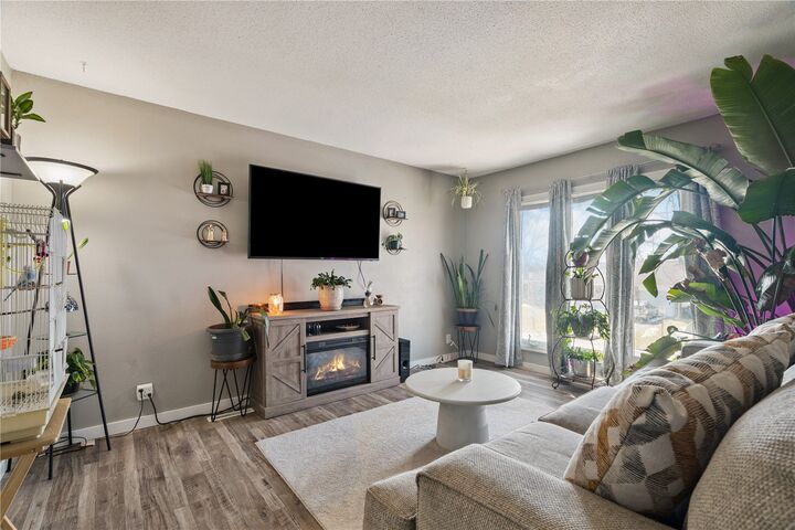 Property Photo:  6812 Kelburn Lane NE  IA 52402 