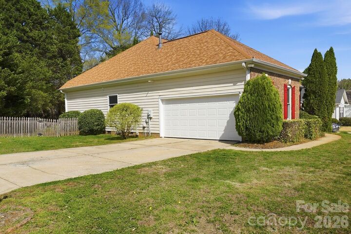 Property Photo:  9332 Broken Pine Lane  NC 28269 