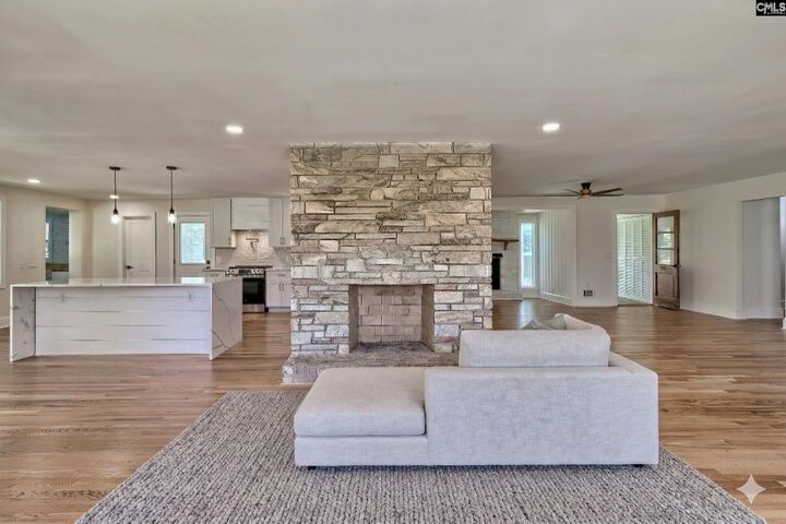 Property Photo: 900 M SC 29033