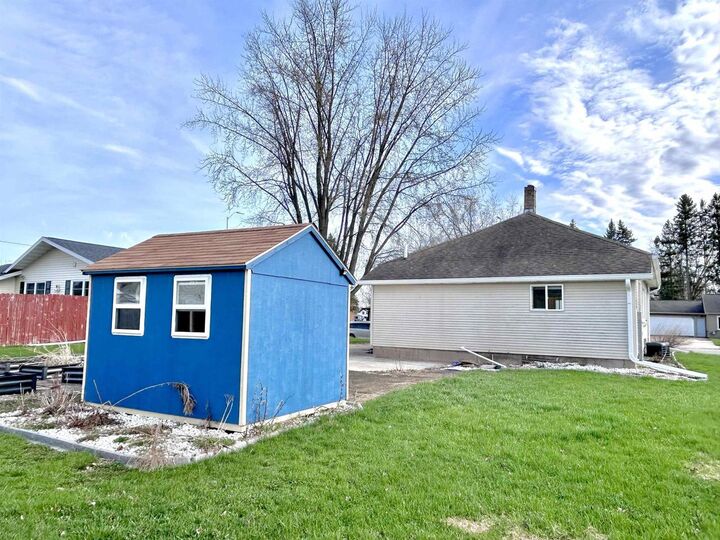 Property Photo:  208 W Clark Street  WI 54479 
