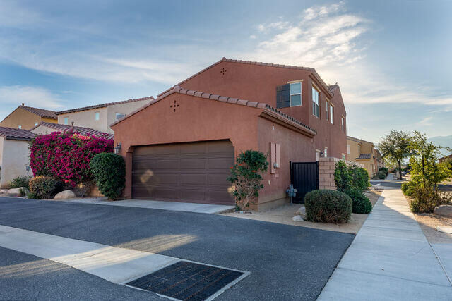 Property Photo:  551 Via De La Paz  CA 92211 