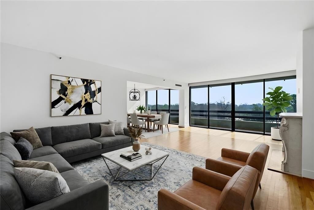 Property Photo:  2660 Peachtree Road NW 9G  GA 30305 