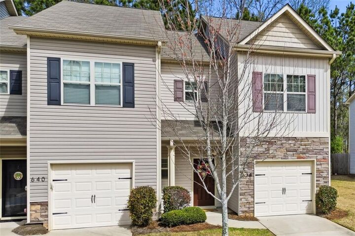 Property Photo: 638 Oakside Place GA 30102