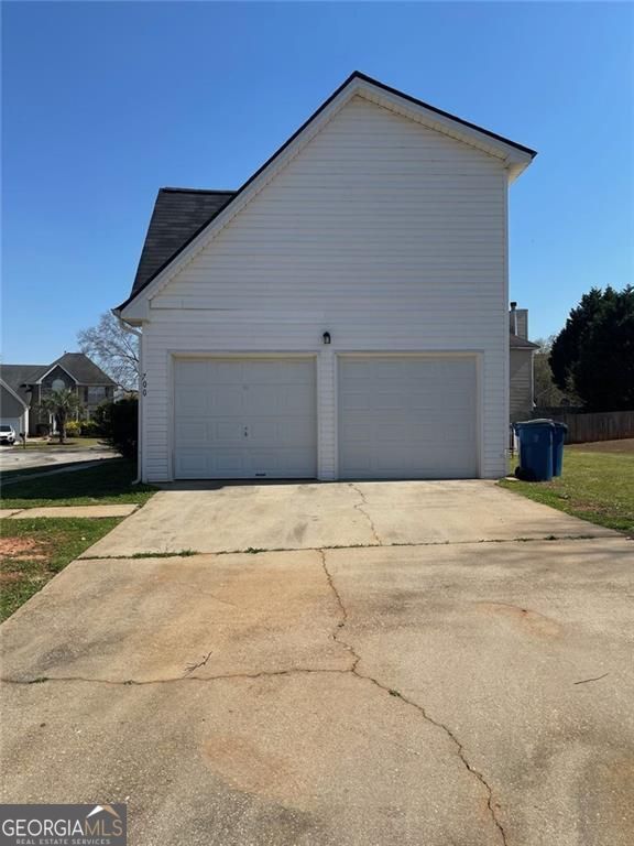 Property Photo: 700 Cannoli Court GA 30253