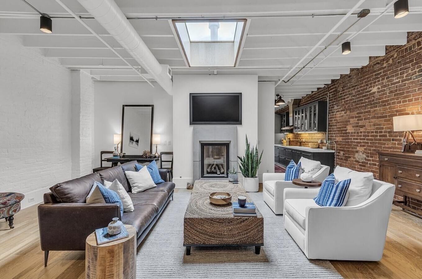 Property Photo:  55 E Main  TN 37408 