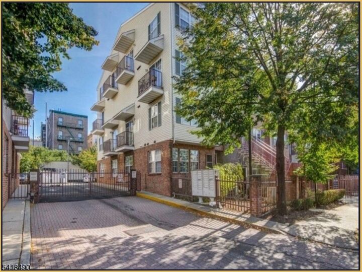 Property Photo: 84 Union St C2 NJ 07105