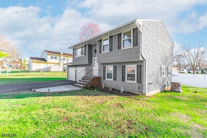 Property Photo:  160 Stratton St  NJ 08854 