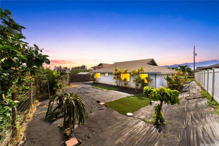 Property Photo:  39 Hoola Hou Street  HI 96793 