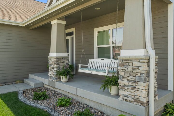 Property Photo:  303 Aspen Drive NE  IA 50035 