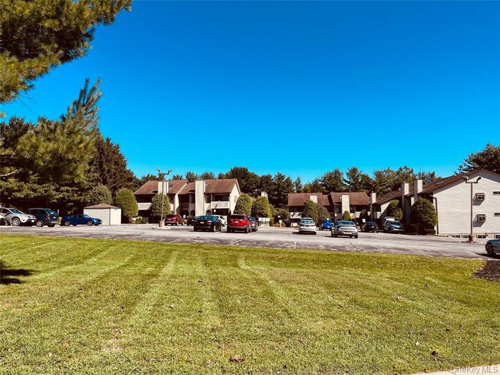 Property Photo:  204 Pine Hollow  NY 10918 