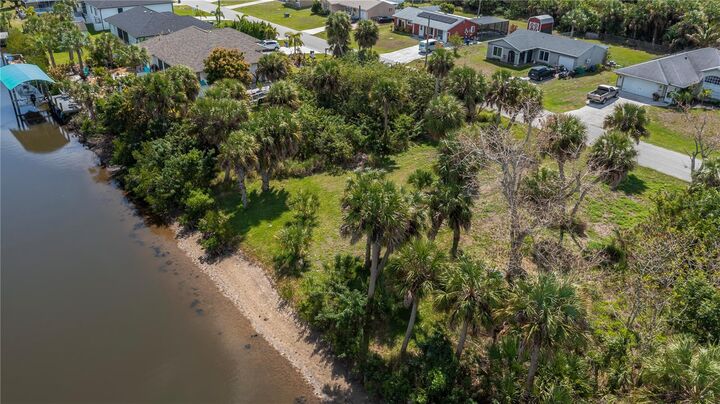 Property Photo:  18546 Ashcroft Circle  FL 33948 