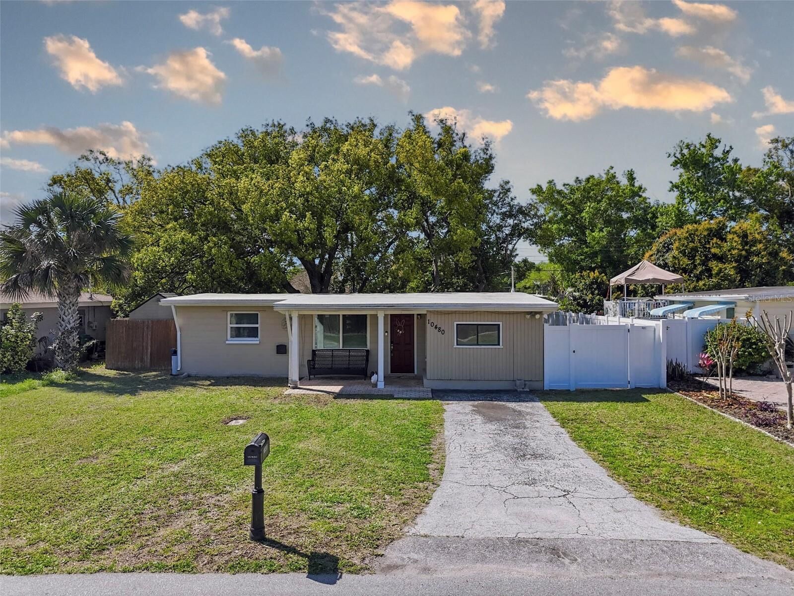 Property Photo:  10480 111th Avenue  FL 33773 