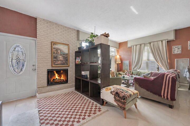 Property Photo: 1304 E Osborne FL 33603