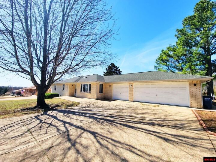 Property Photo:  607 Club Boulevard  AR 72653 