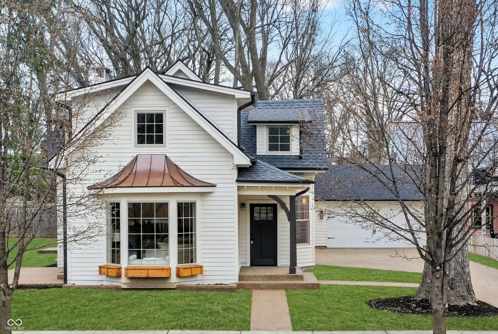 Property Photo: 122 E 32nd Street IN 46205