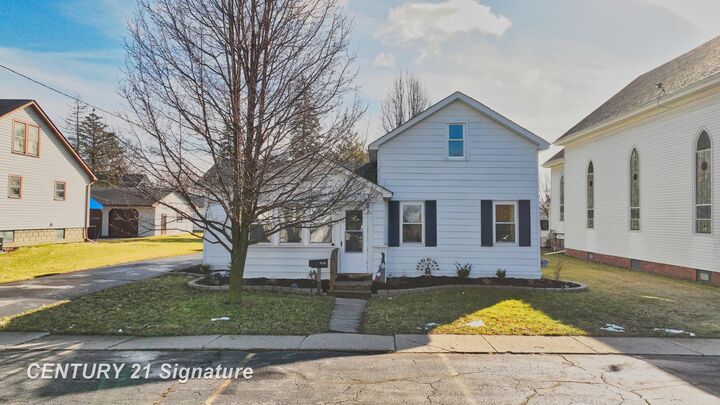 Property Photo:  310 S Franklin St  MI 48604 