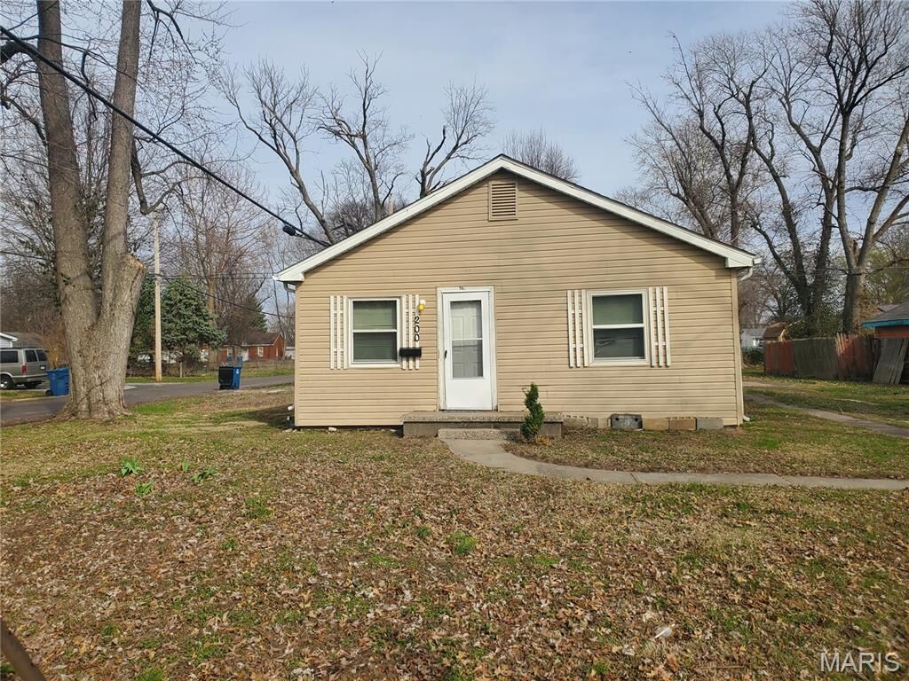 Property Photo:  200 Indiana Avenue  IL 62087 