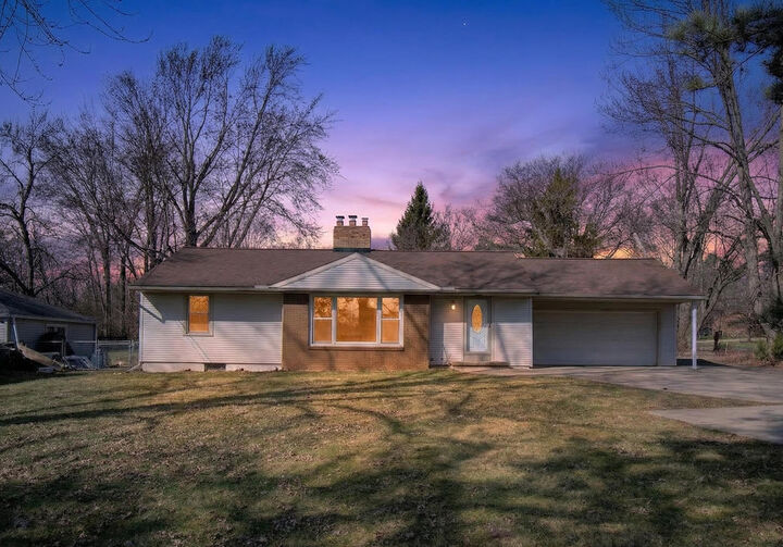 Property Photo: 3304 Spring Arbor Road MI 49203