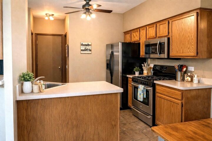 Property Photo: 1567 Spaulding Road - IL 60103