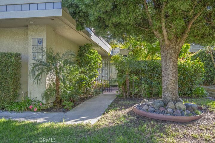 Property Photo:  5544 Rayo Del Sol B  CA 92637 