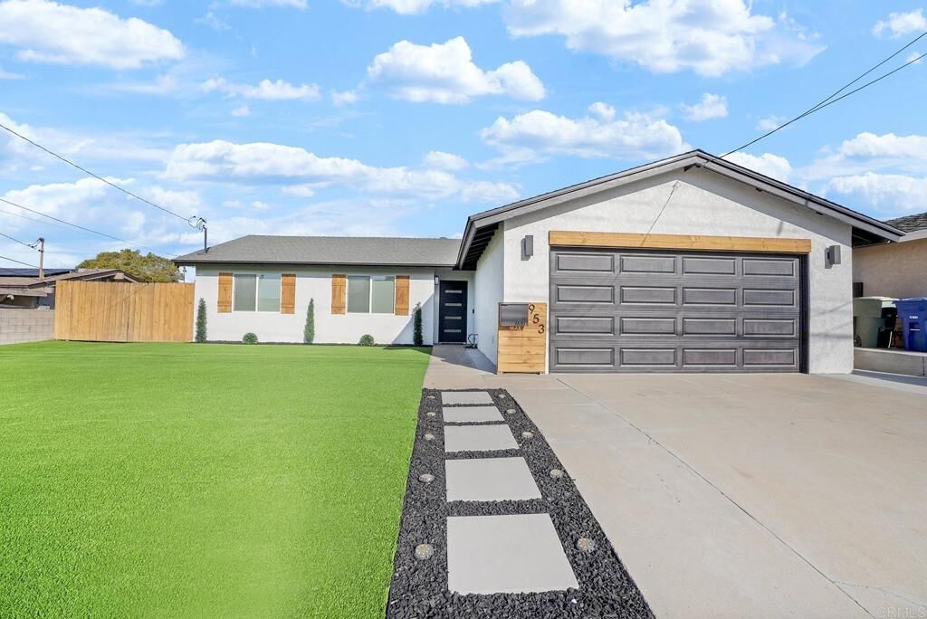 Property Photo:  953 Maria Way  CA 91911 