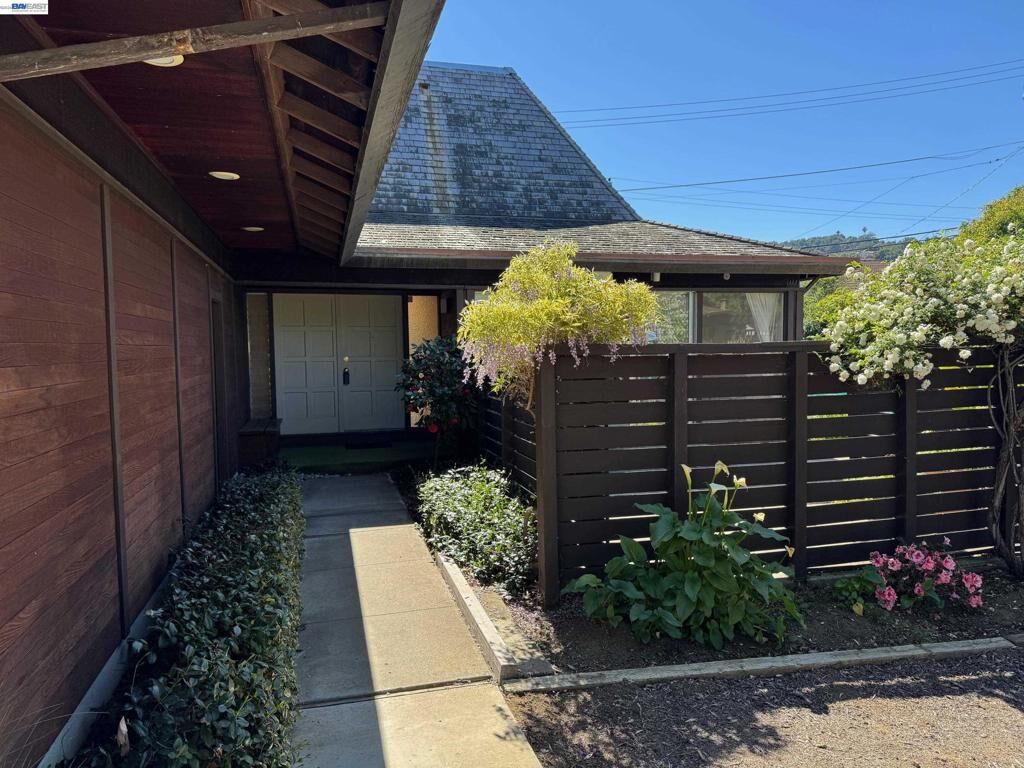Property Photo:  1233 Belknap Ct  CA 95014 