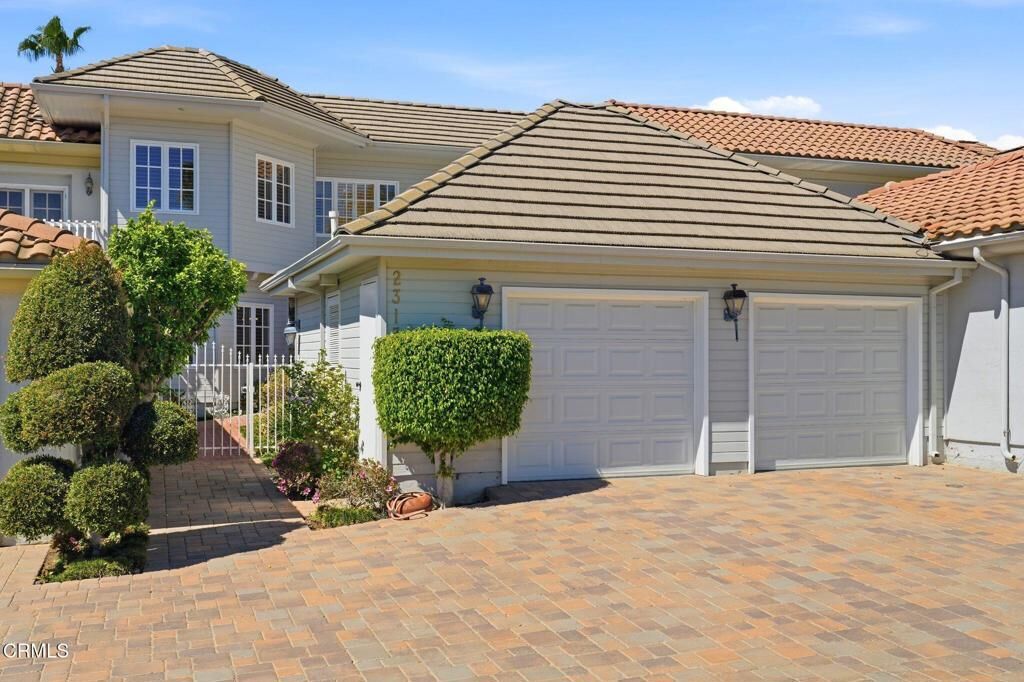 Property Photo:  2317 Canyonback Road  CA 90049 