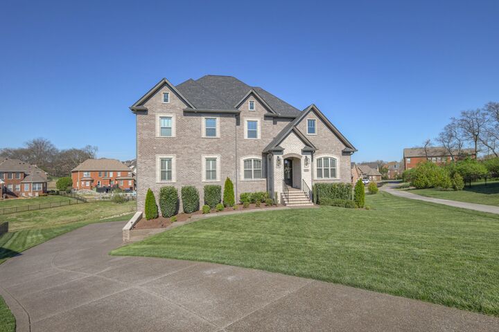 Property Photo: 1014 Keeneland Dr TN 37066
