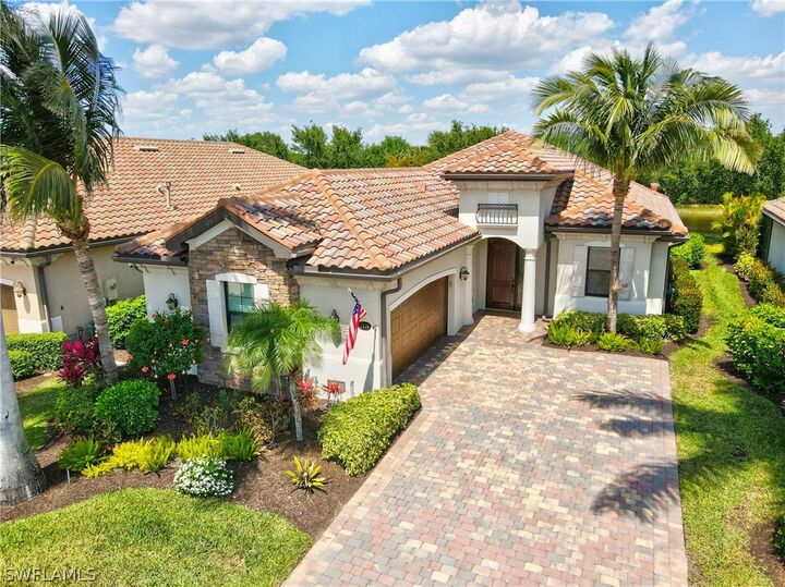 Property Photo: 2930 Aviamar Circle FL 34114