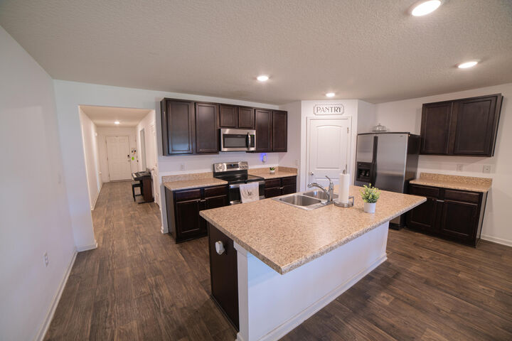 Property Photo: 6262 Churchill Circle FL 32583