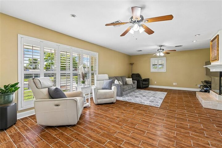 Property Photo:  421 E St Jean Baptist Street  LA 70043 