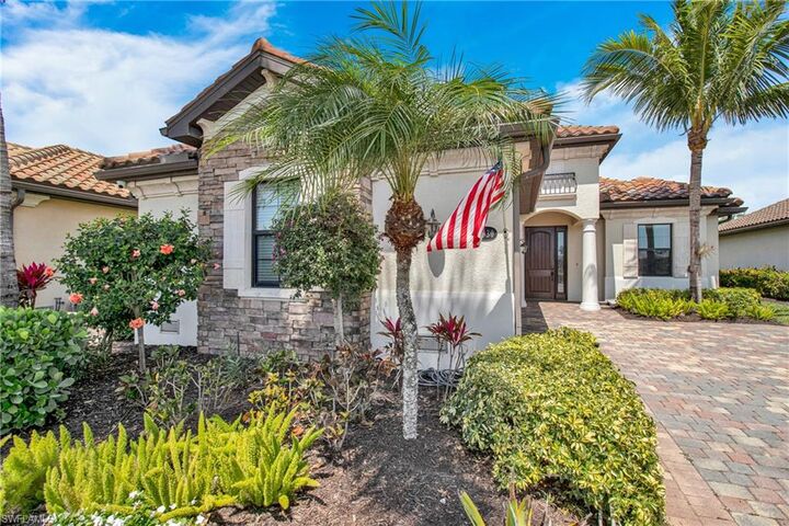 Property Photo:  2930 Aviamar Cir  FL 34114 