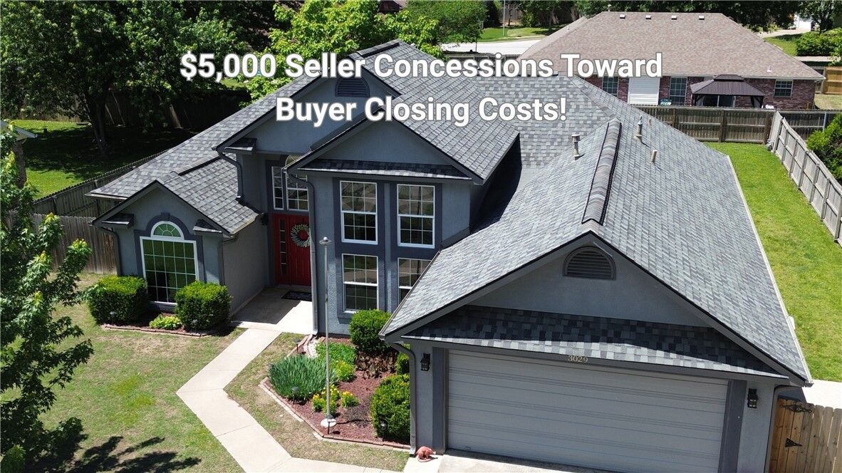 Property Photo:  3029 N Quartz Drive  AR 72704 
