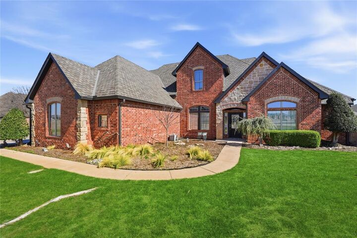 Property Photo:  408 Mesa Verde Circle  OK 73521 