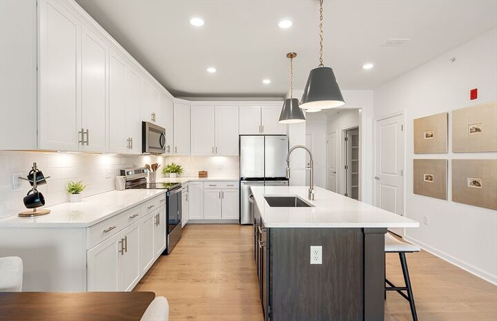 Property Photo:  5 Peters Farm Way 104  MA 01581 