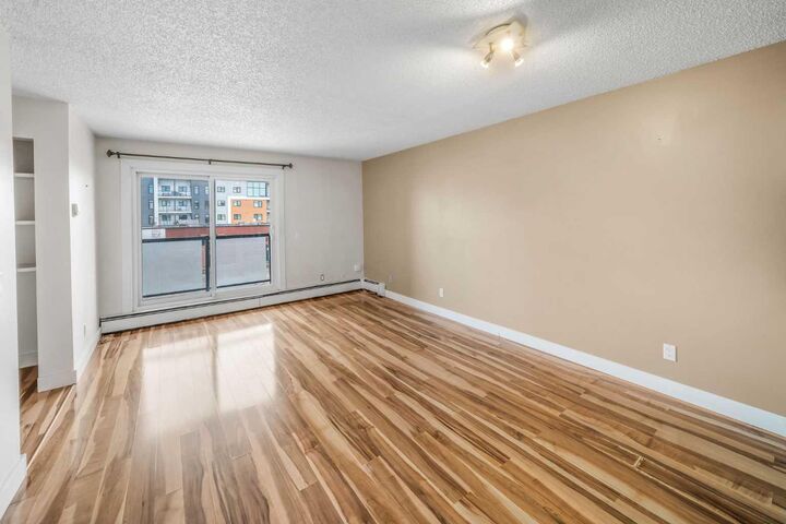 Property Photo: 1915 26 Street SW 303 AB T3E 2A2