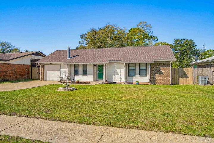 Property Photo:  7415 Viewcrest Dr  FL 32504 