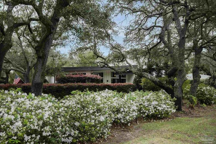 Property Photo:  146 Highpoint Dr  FL 32561 
