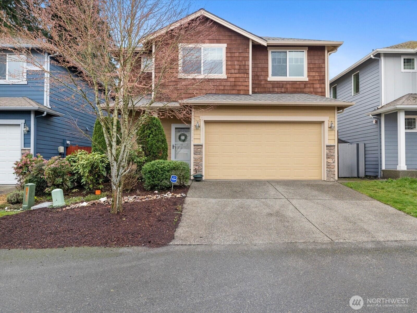 Property Photo:  12324  29th Place W 6  WA 98204 
