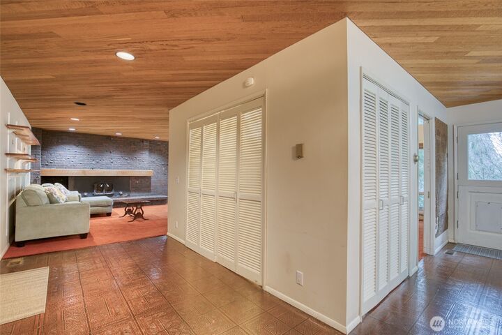 Property Photo: 701 W Harriet Avenue WA 98563