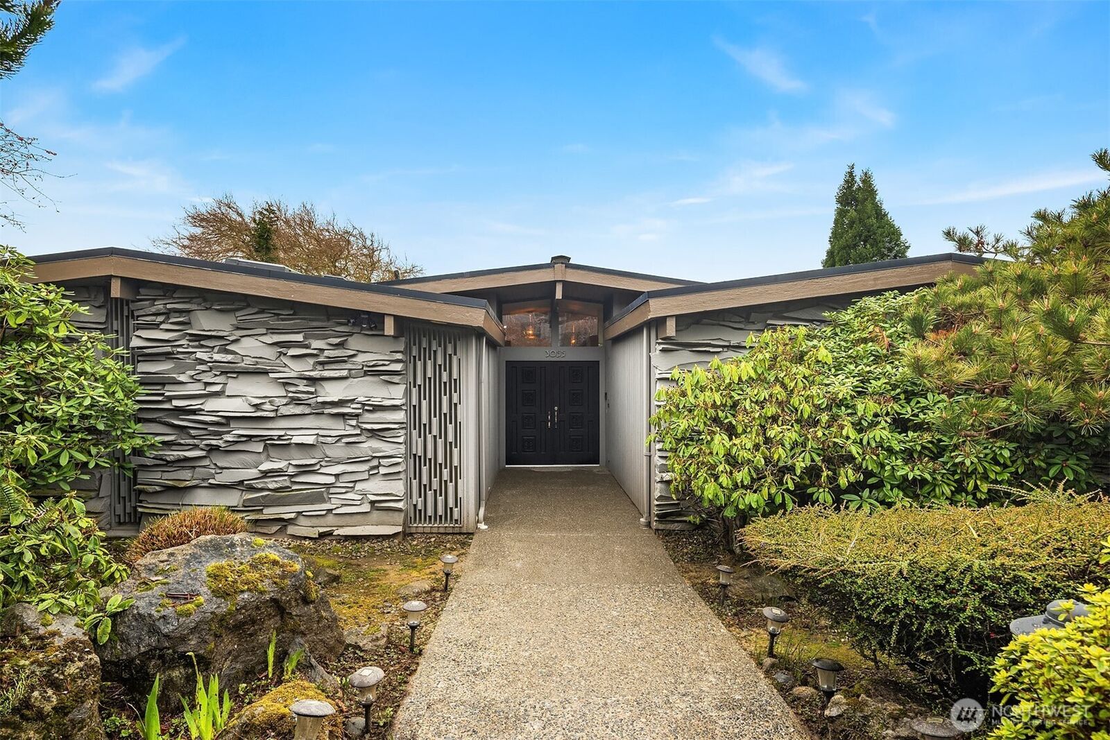 Property Photo: 3055 44th Avenue W WA 98199