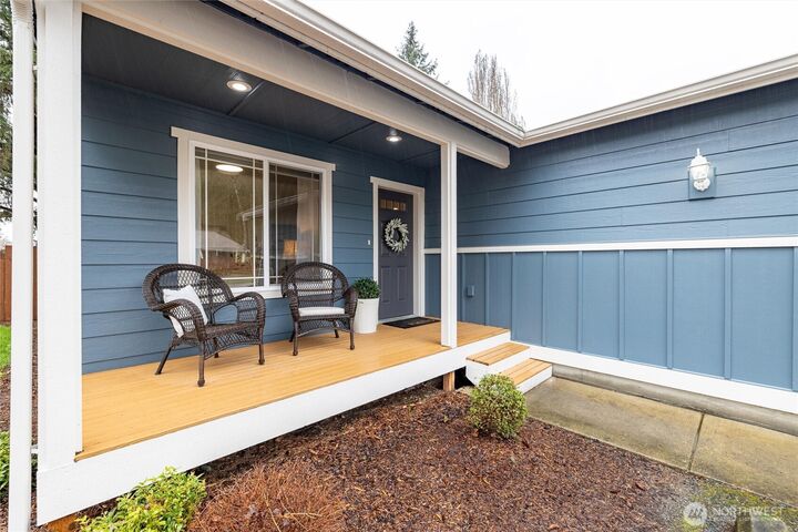 Property Photo:  422  Oak Hill Lane  WA 98233 