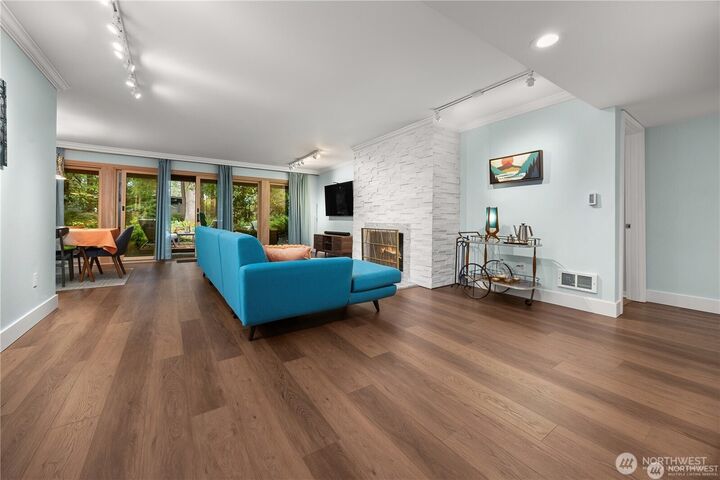 Property Photo: 1524 NE 140th WA 98125