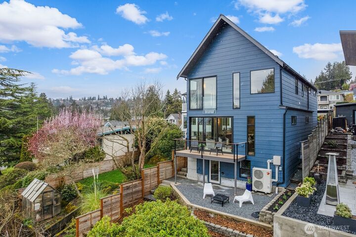 Property Photo: 9318 47th Avenue SW WA 98136